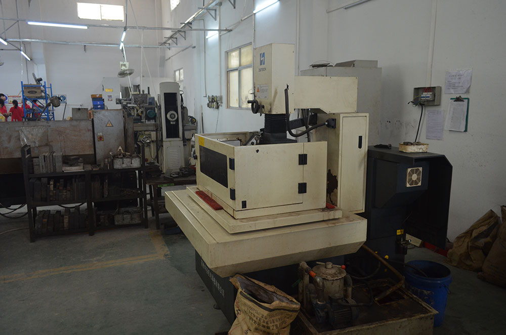 巨旺五金提供高質量的雞眼扣鉚釘系列